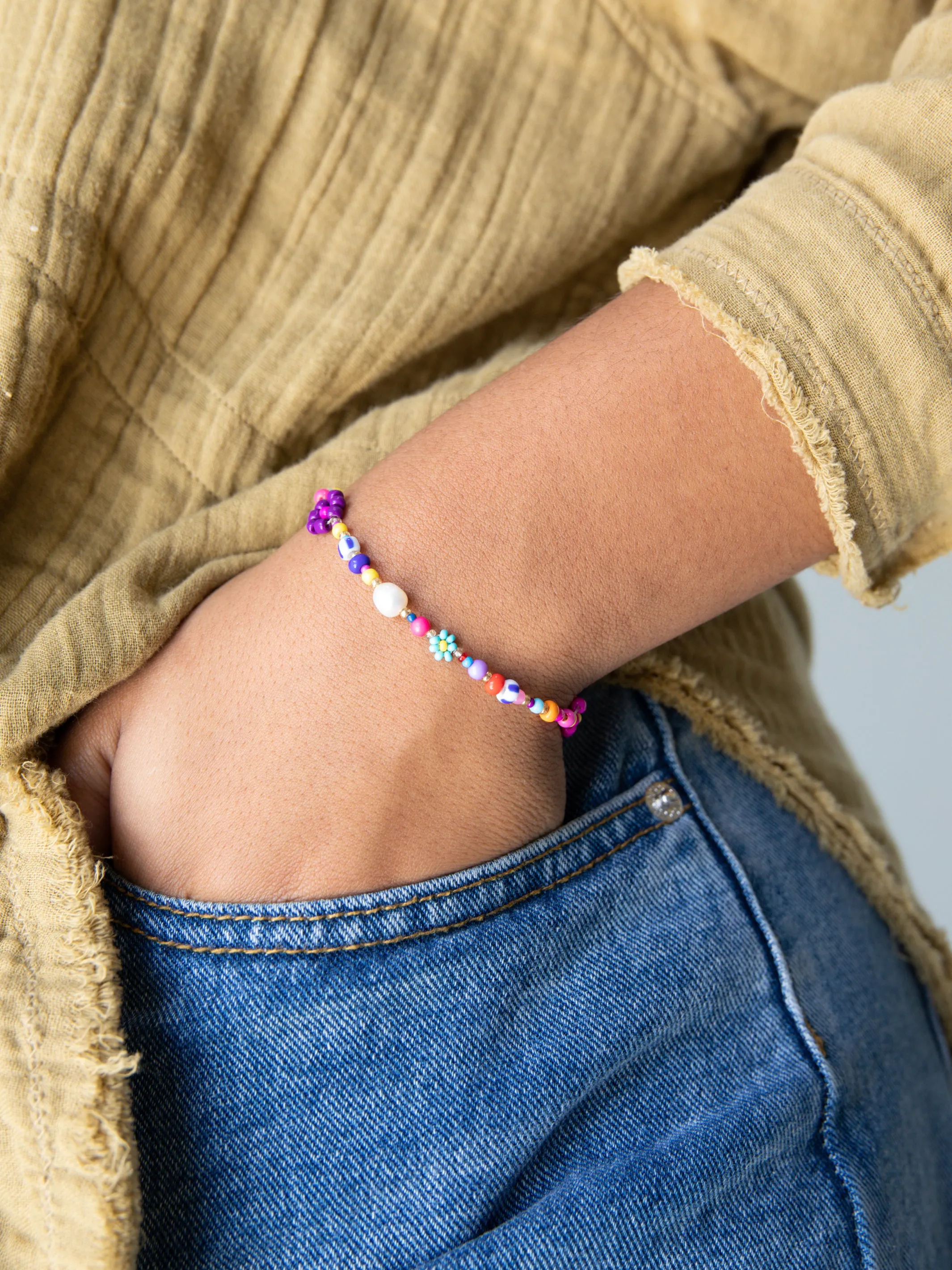 Boho Beaded Daisy & Pearl Bracelet