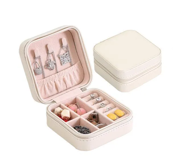 Elegant Outlook Travel Jewelry Box