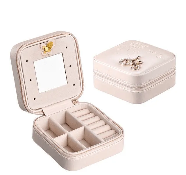 Elegant Outlook Travel Jewelry Box