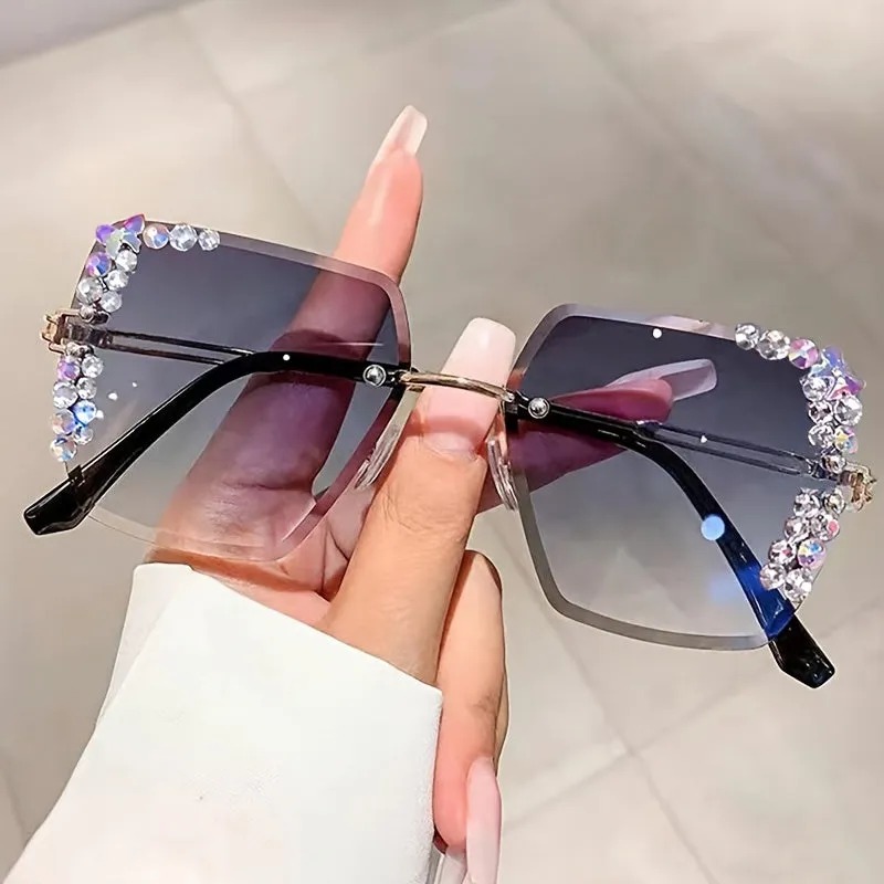 Luxury Rhinestone Fashion Glasses - Dazzling Frame with Advanced Anti-Glare and UV Protection - Perfect for Driving and Beach Travel, Unisex Design for Women and Men