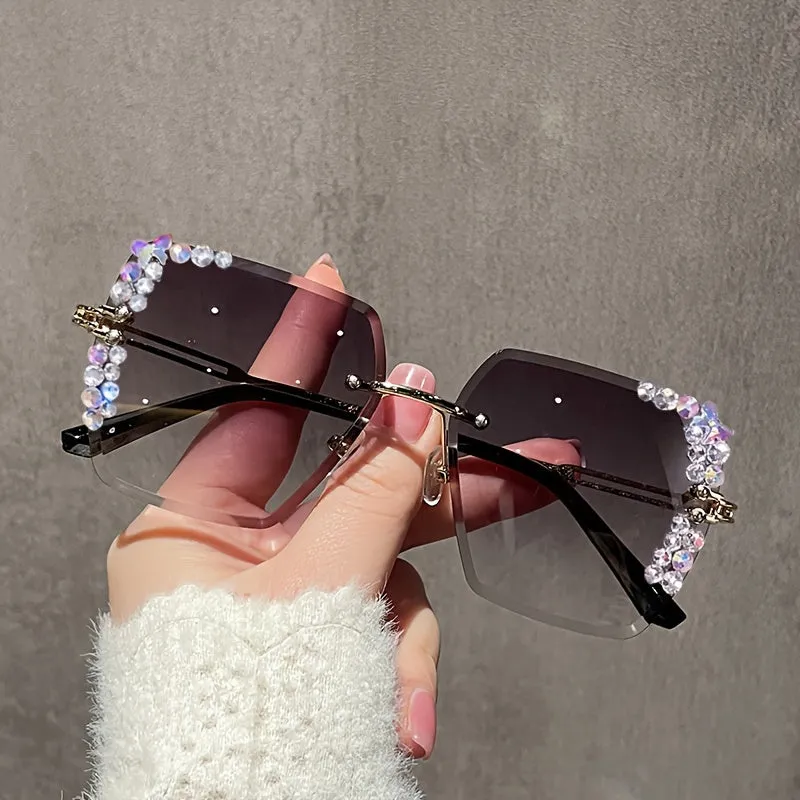 Luxury Rhinestone Fashion Glasses - Dazzling Frame with Advanced Anti-Glare and UV Protection - Perfect for Driving and Beach Travel, Unisex Design for Women and Men