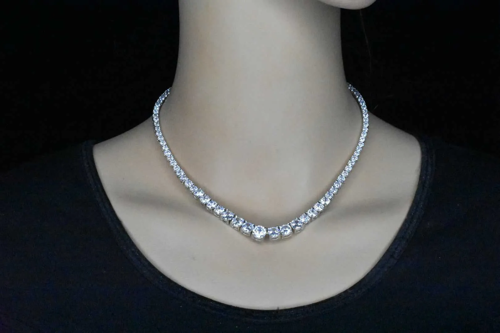 Versatile Single line American Diamond Necklace